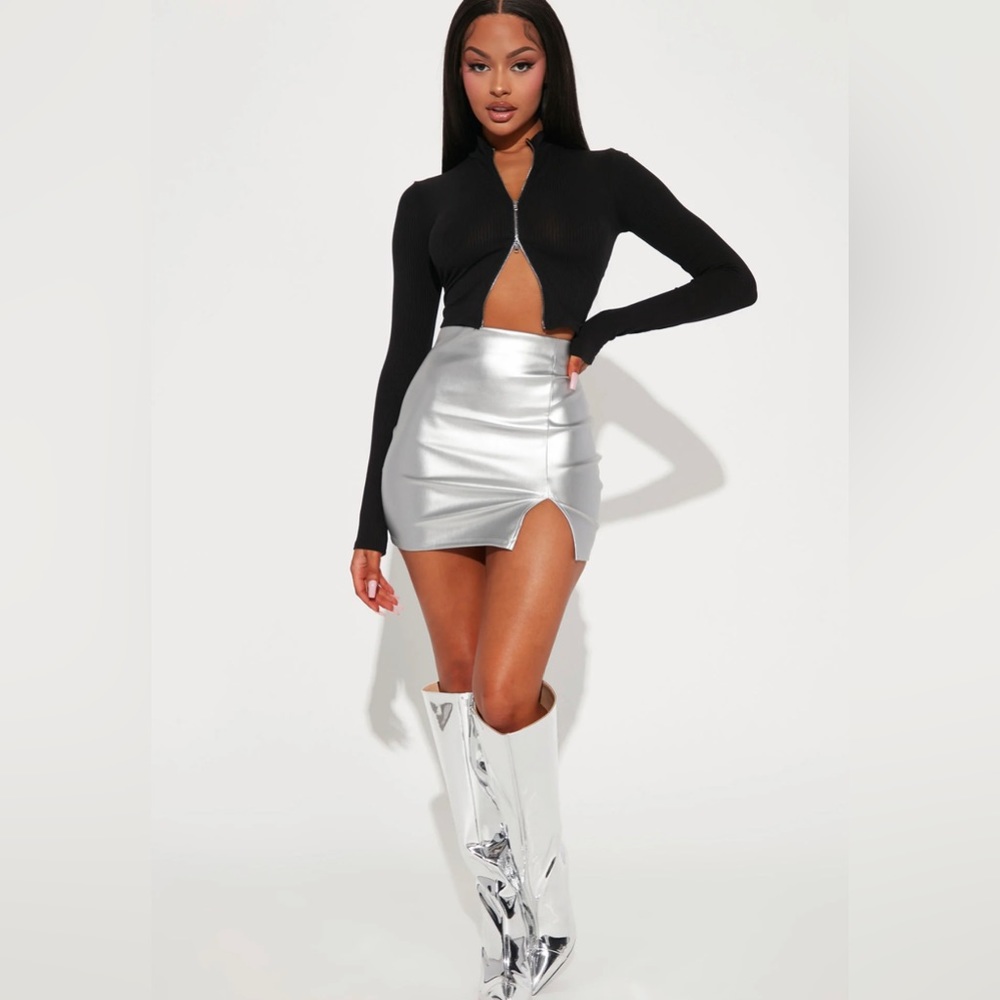 NWT Metallic Silver Mini Skirt